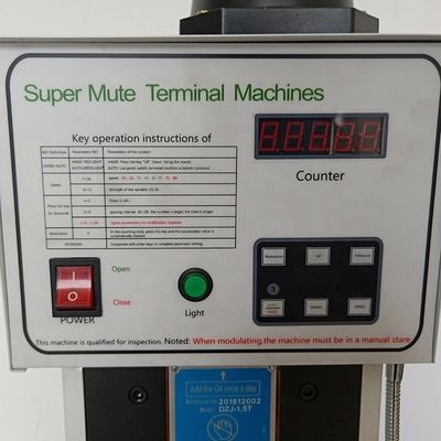 58KG ημιαυτόματο τερματικό αποκόλλησης καλωδίων μηχανή συρρίκνωσης